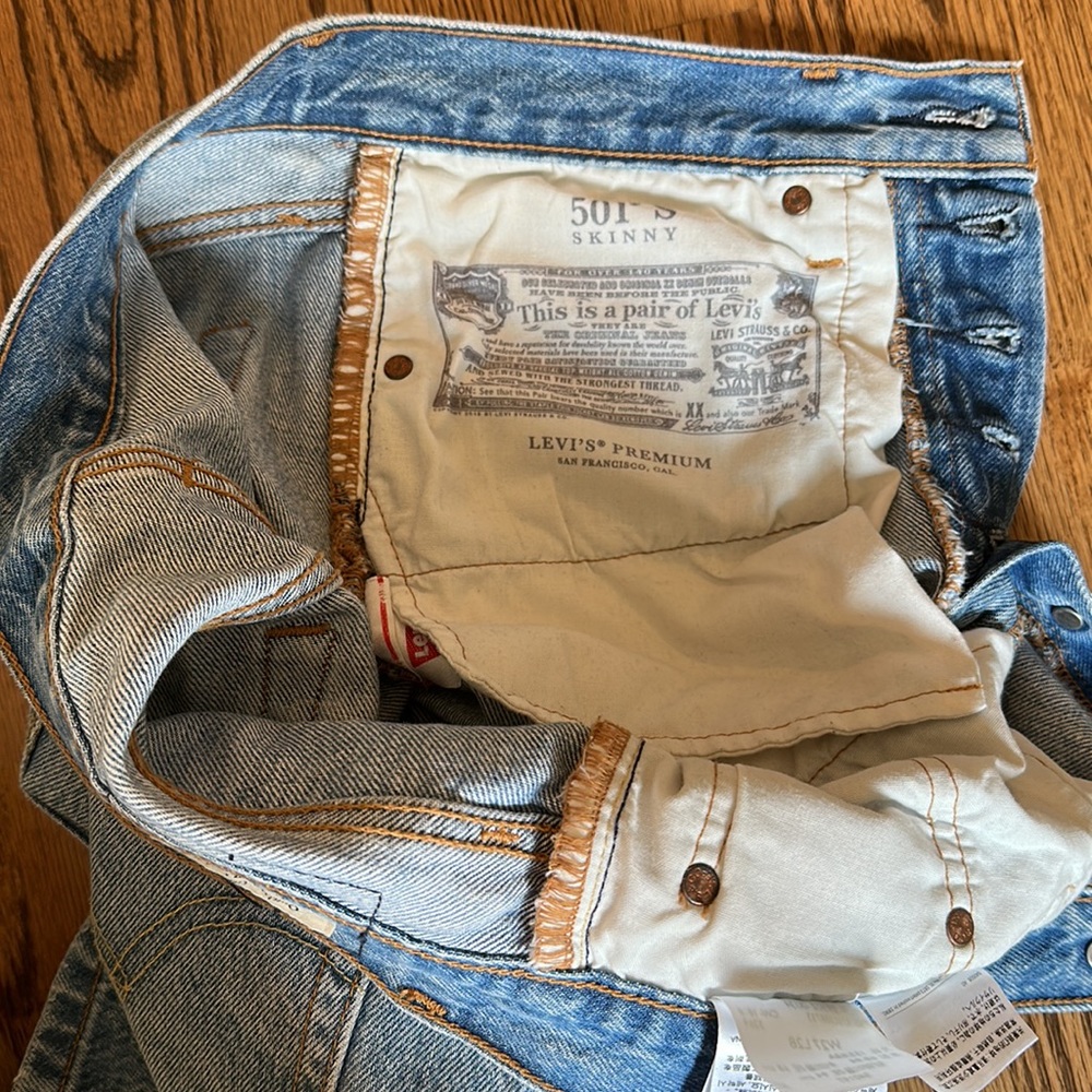 Levi’s - Picture 4 of 4